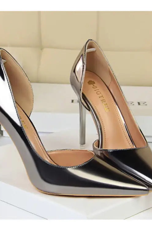 Simple stiletto heel metal pumps with silver metallic pointed toe