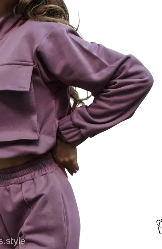 Elegant Vetements suit in mauve cropped style with pockets and long sleeve