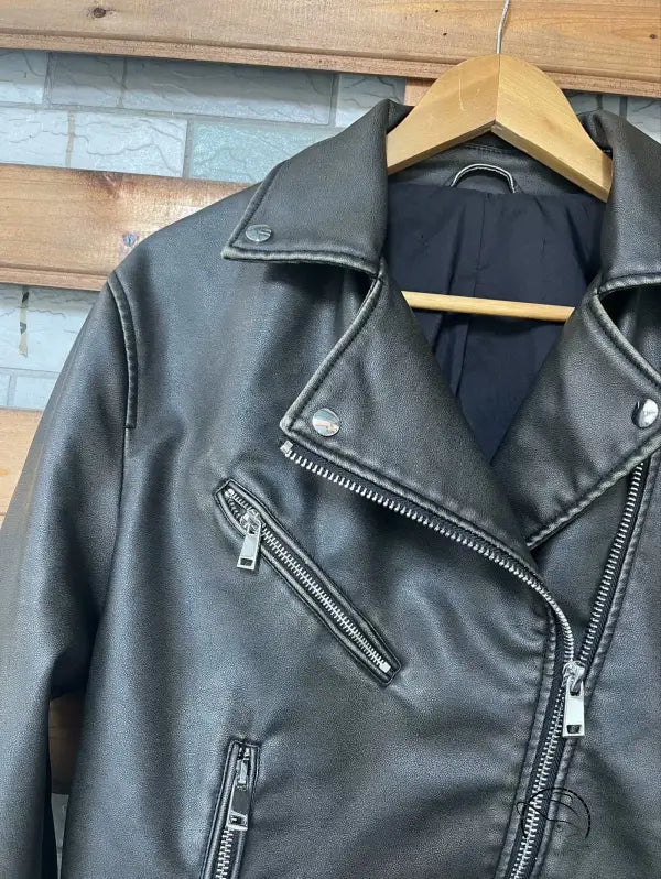 Beautiful warm black leather jacket with silver zippers
