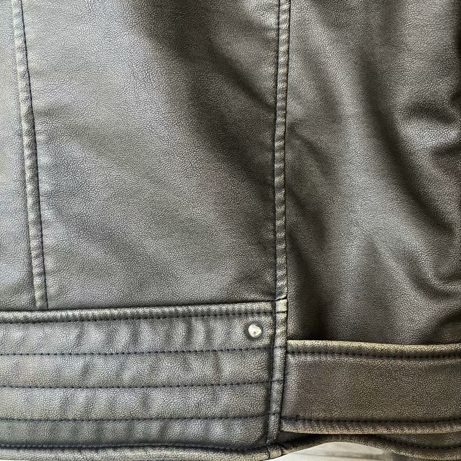 Beautiful warm Langry leather jacket in brown with silver buttons and stitching