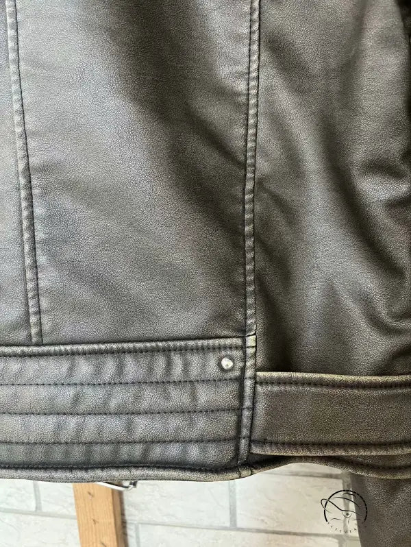Beautiful warm Langry leather jacket in brown with silver buttons