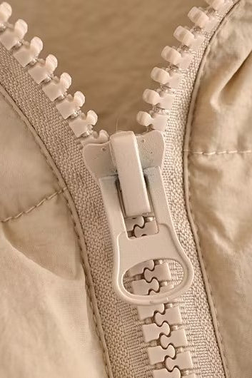 Langry fashion cream zipper with white teeth in casual cotton vest