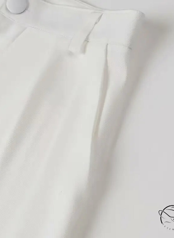 Elegant langry fashion white pleated dress with waist button closure