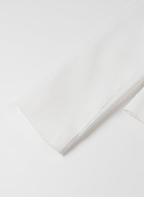 Elegant Langry white tissue paper with delicate texture for fashion suits