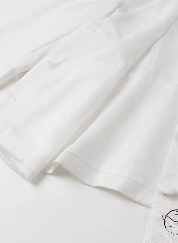Elegant white linen langry fashion shirt with rolled sleeves and collar