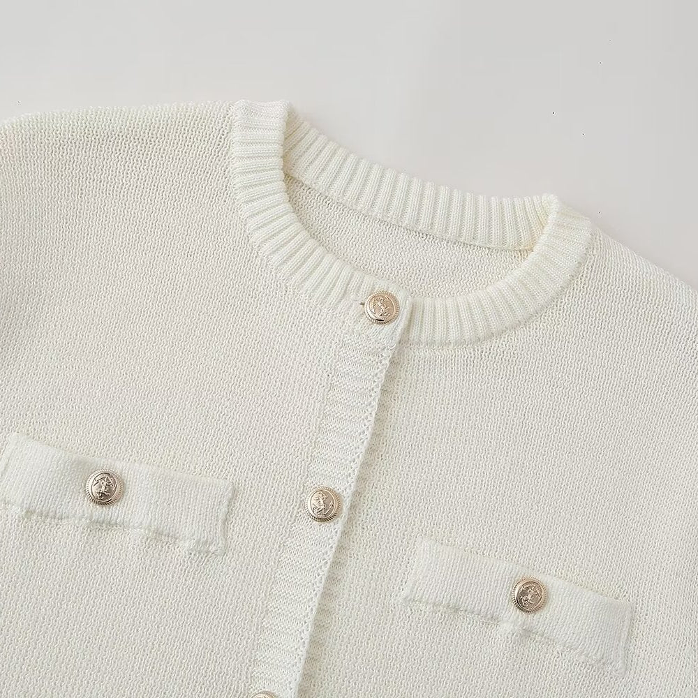 White knit cardigan with decorative pockets for slim casual knitted dress