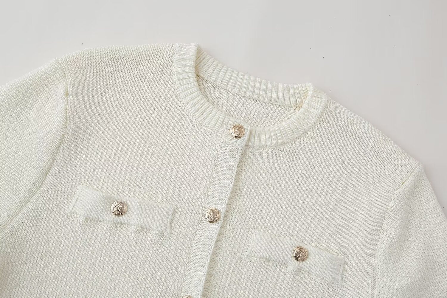 White knit cardigan with decorative pockets for slim casual knitted dress