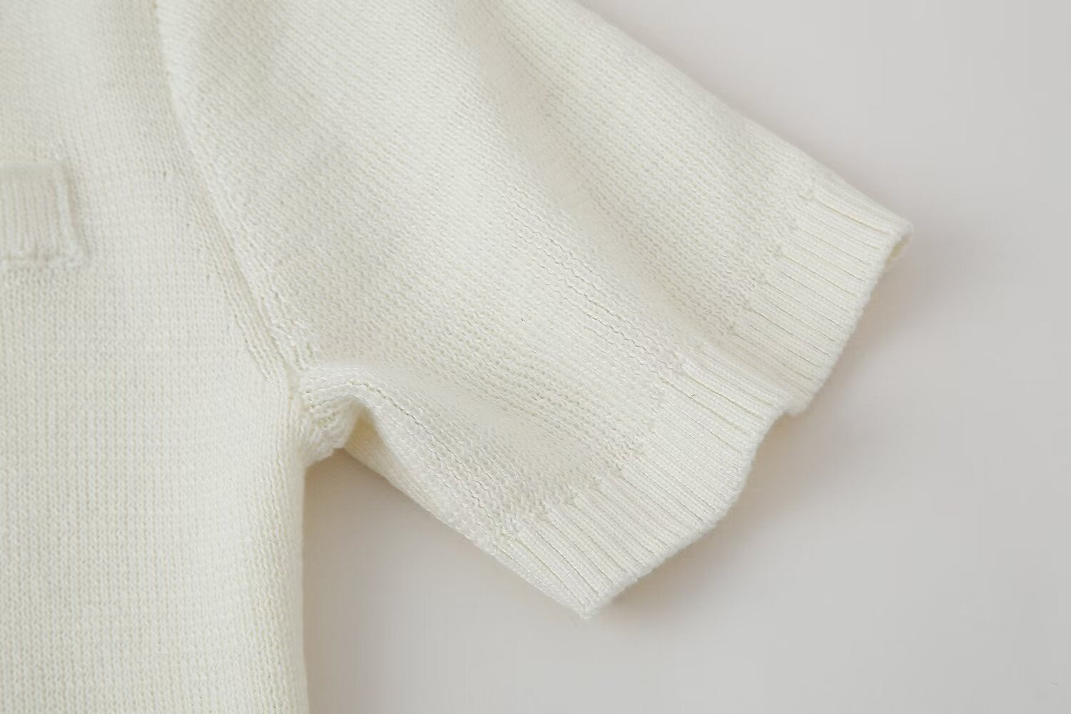 White knit short-sleeve shirt from Slim Casual Knitted Dress collection