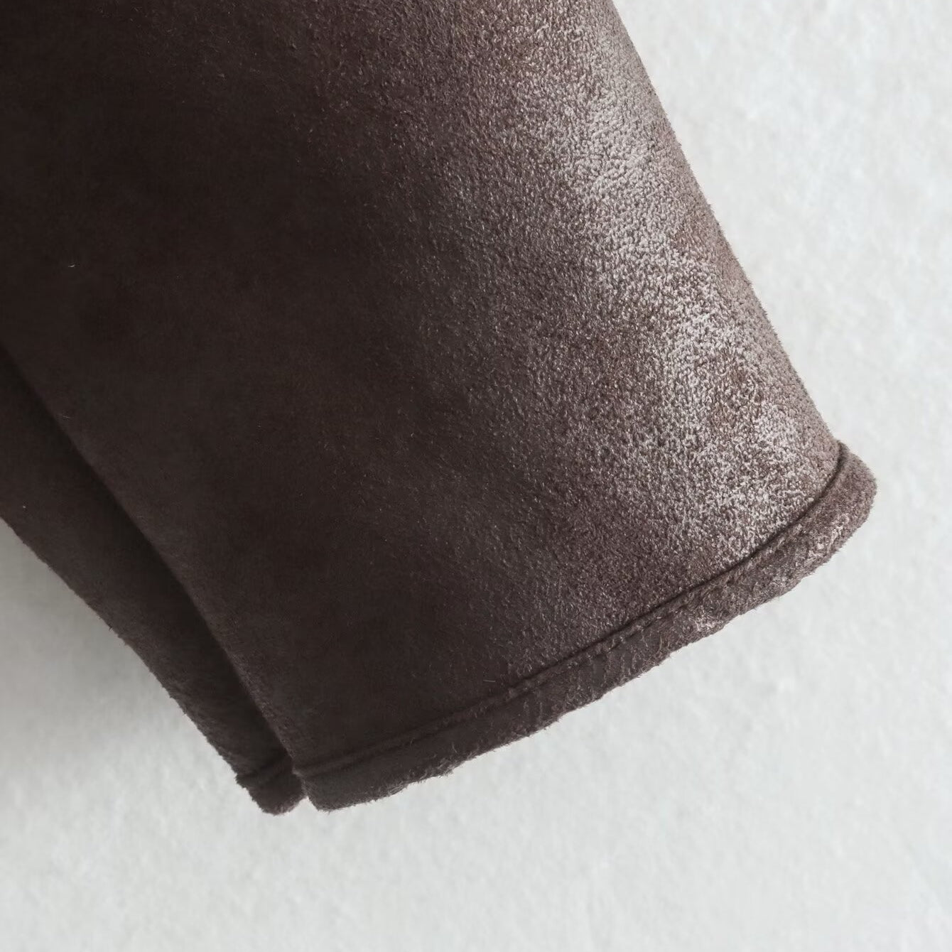 Langry fashion brown leather wallet in elegant collared jacket