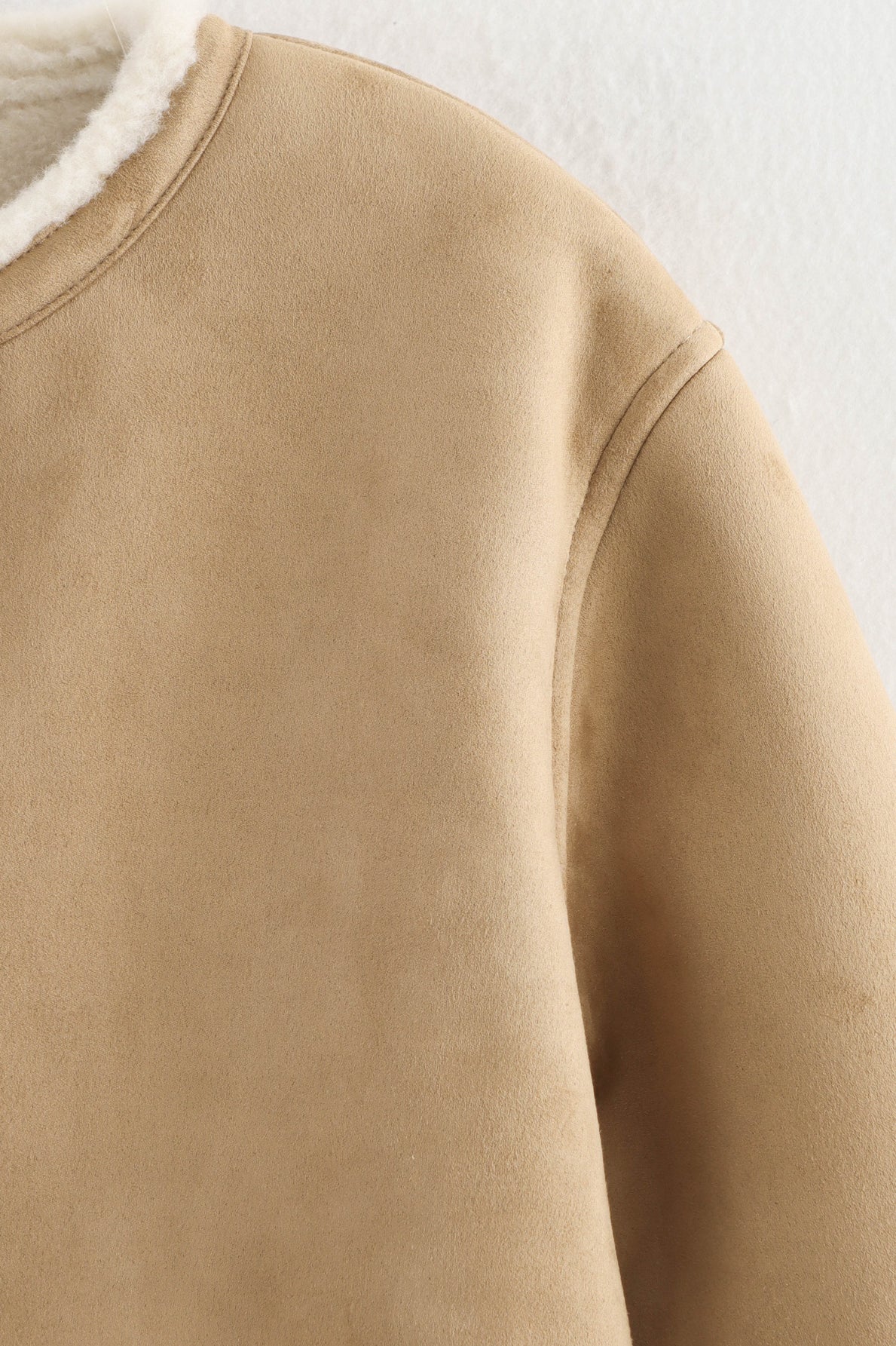Cozy beige fleece-lined sherpa sweatshirt in Langry winter fashion ملابس