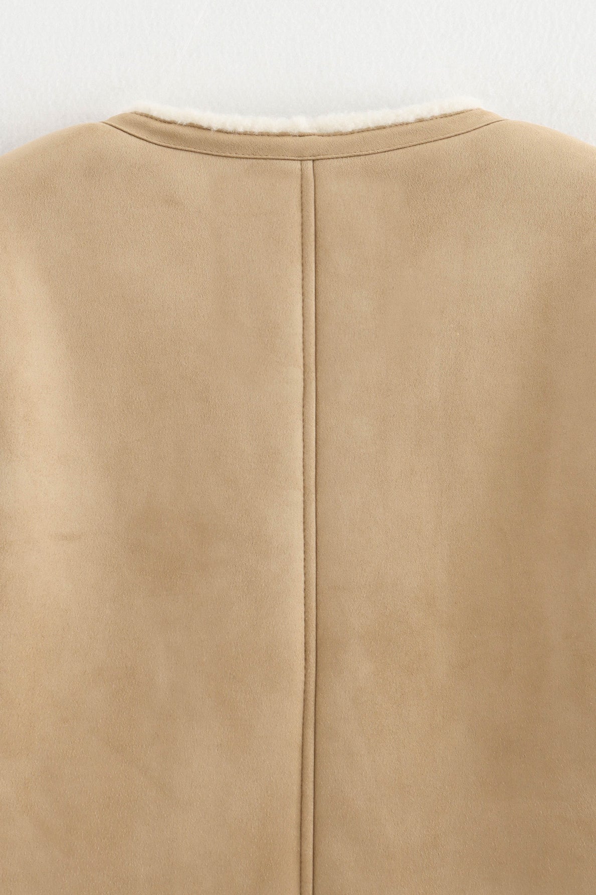 Langry fashionable beige suede jacket with round neckline and zipper