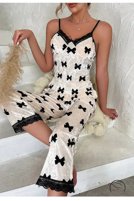 Bowknot velvet pajamas set with black bow print and lace trim