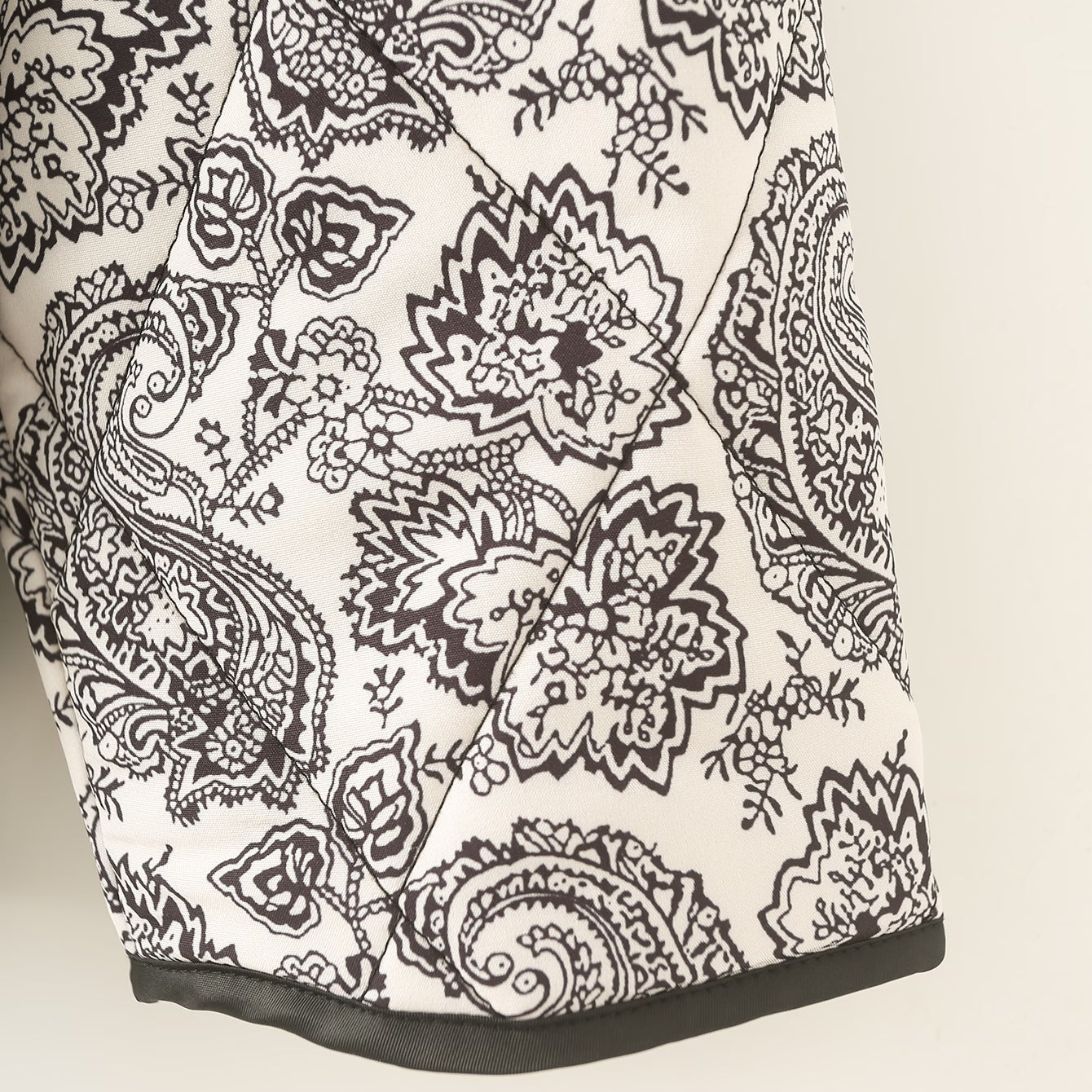 Black and white paisley quilted fabric for Winter Printed Cotton Padded Coat, stylish ملابس