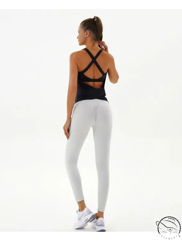 Woman in yoga breathable Langry fashion athletic top