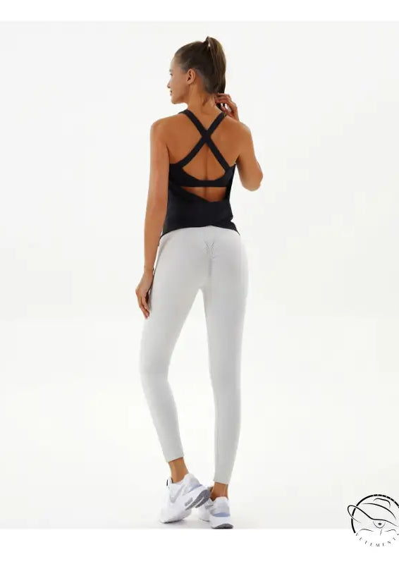 Woman in yoga breathable Langry fashion athletic top