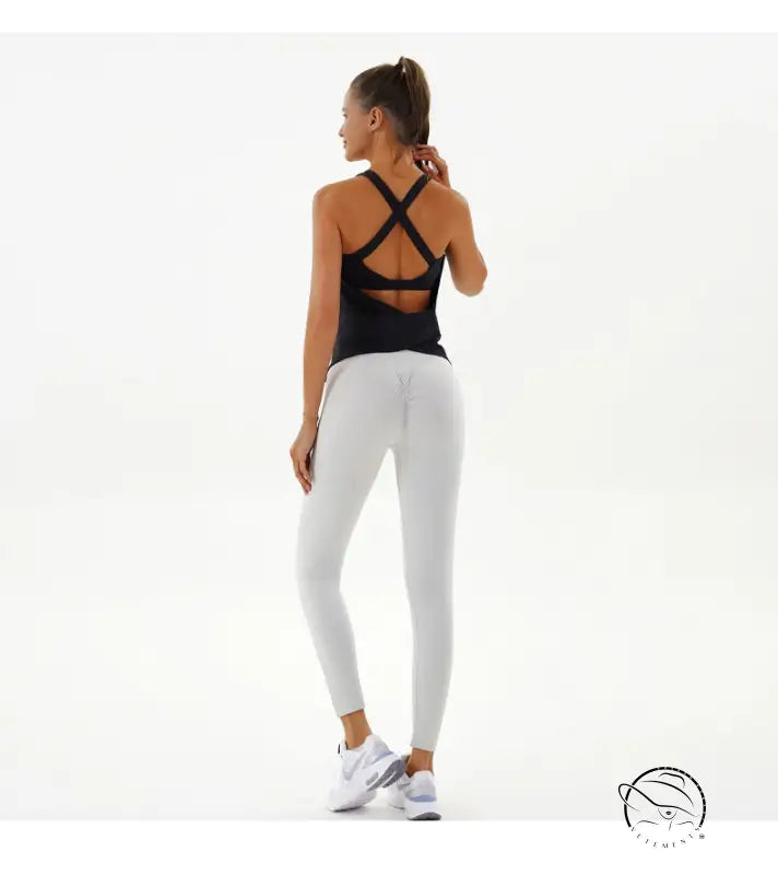 Woman in yoga breathable Langry fashion athletic top