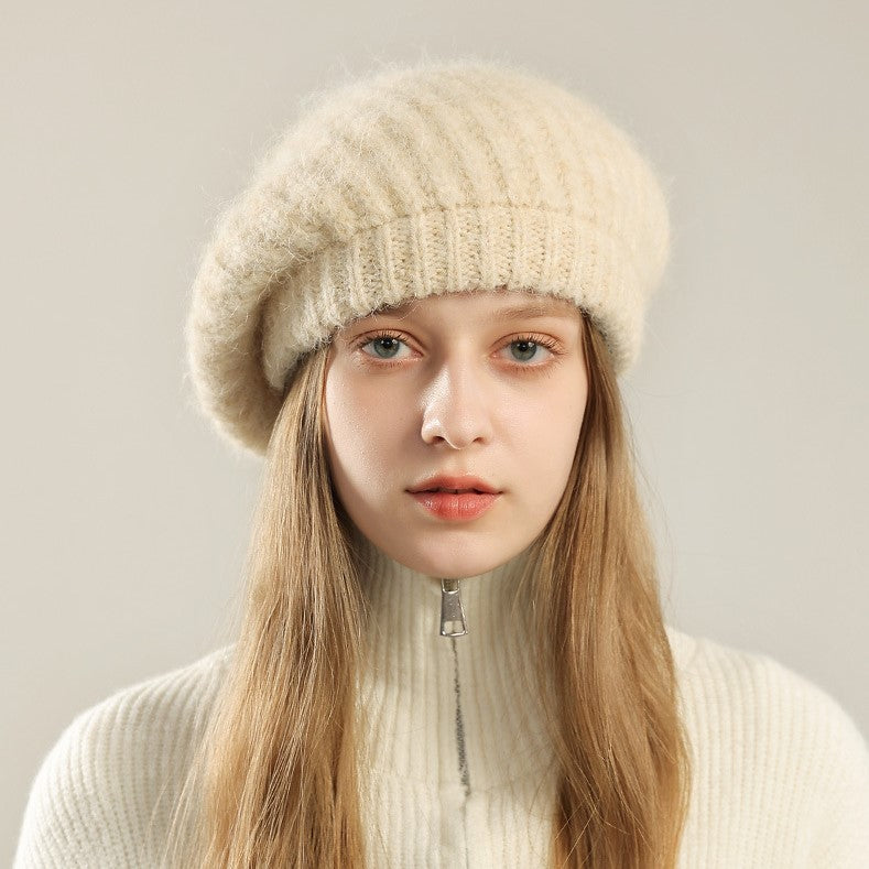 Cream-colored knitted beret from the Knitted British Retro Wool Painter Cap collection