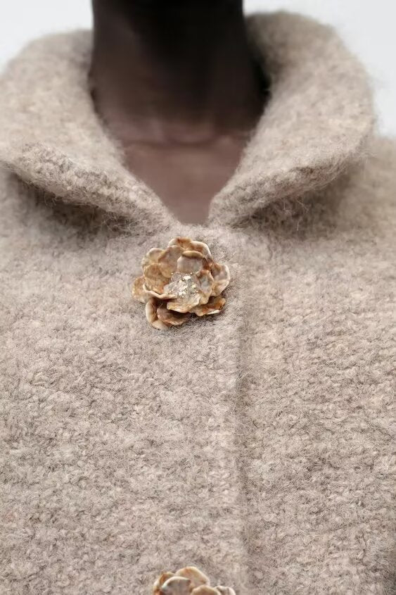 Elegant Langry beige wool cardigan with gold floral buttons