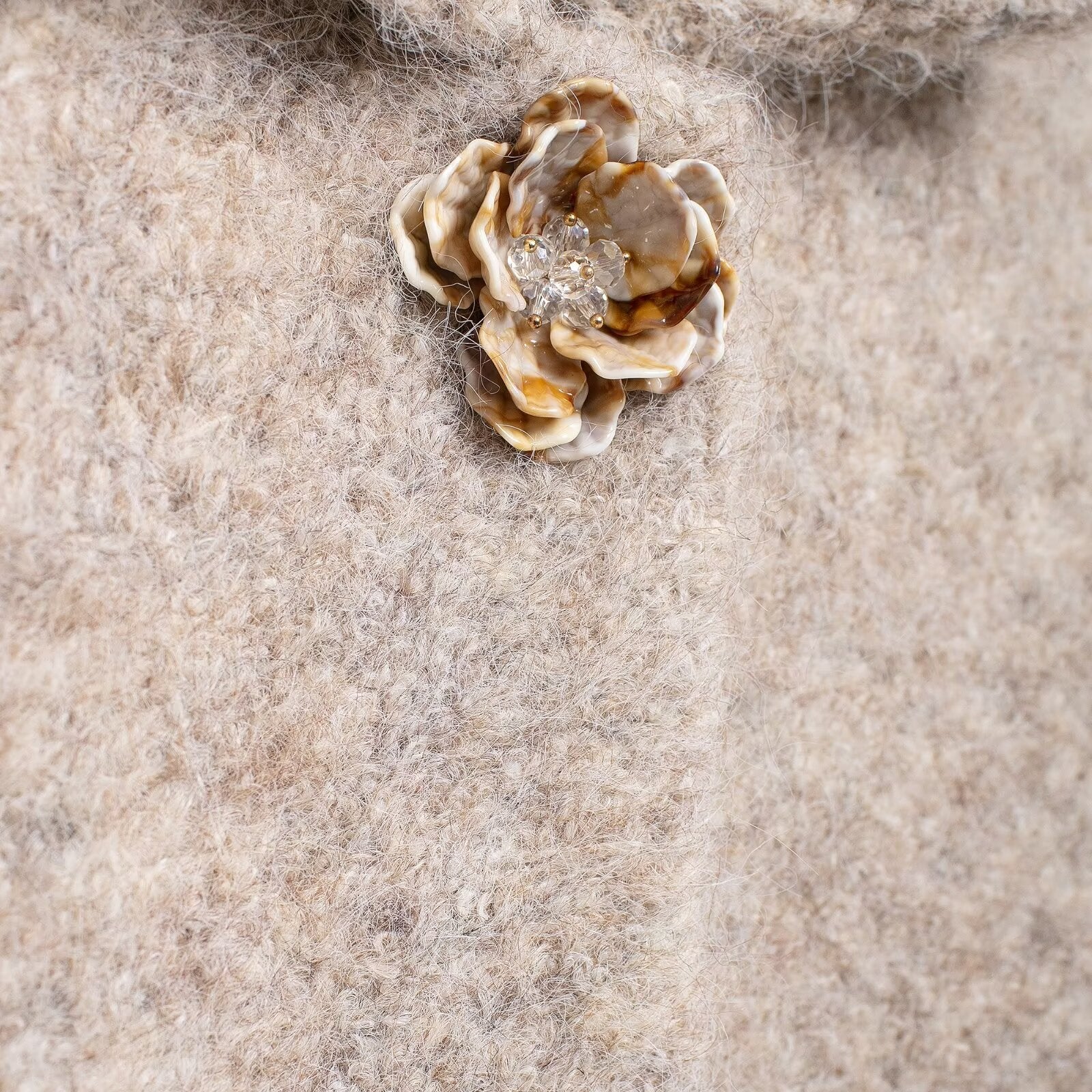 Elegant langry fashion knitted cardigan beige floral brooch with rhinestone