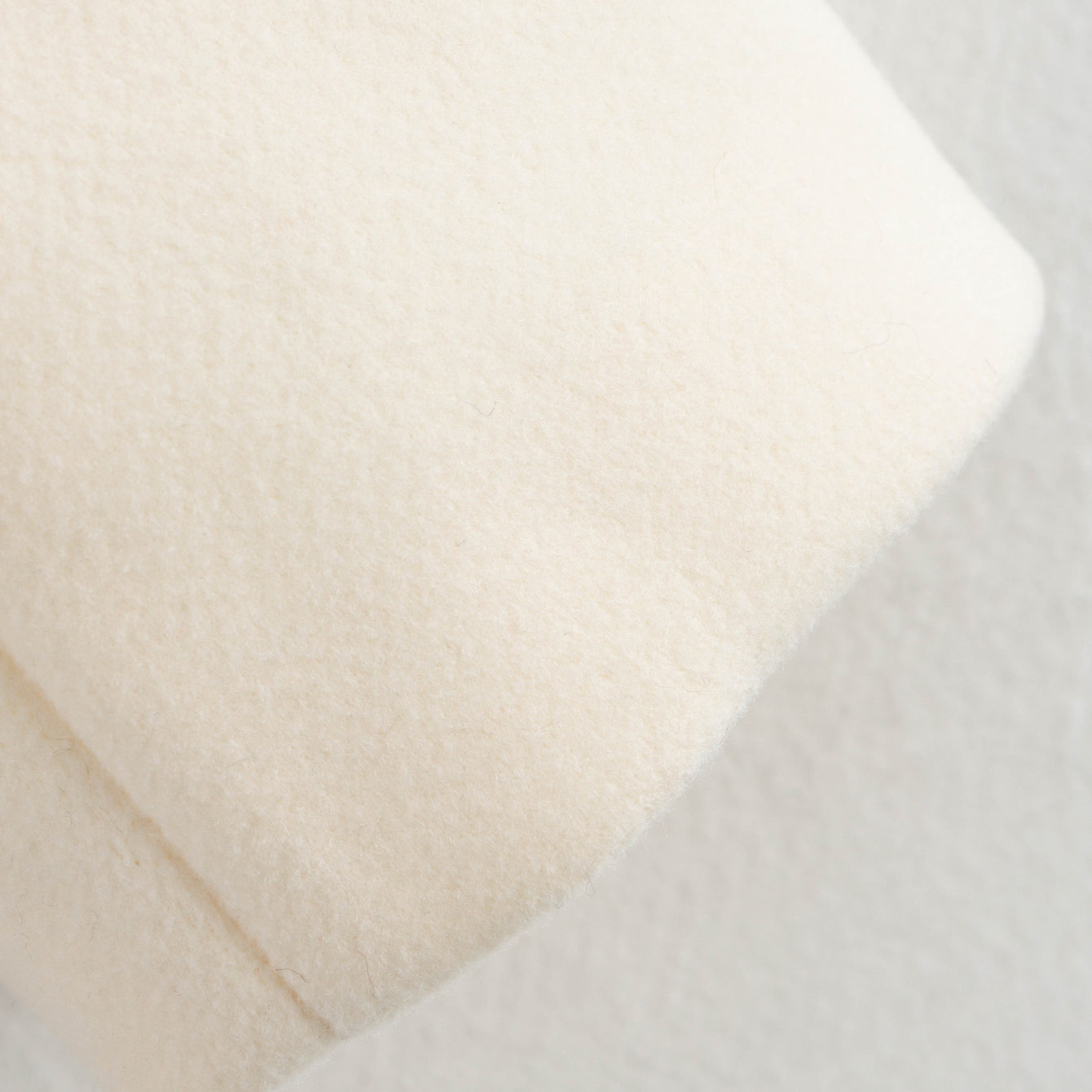 Langry fashion cream-colored fluffy bath sponge for cozy woolen coat