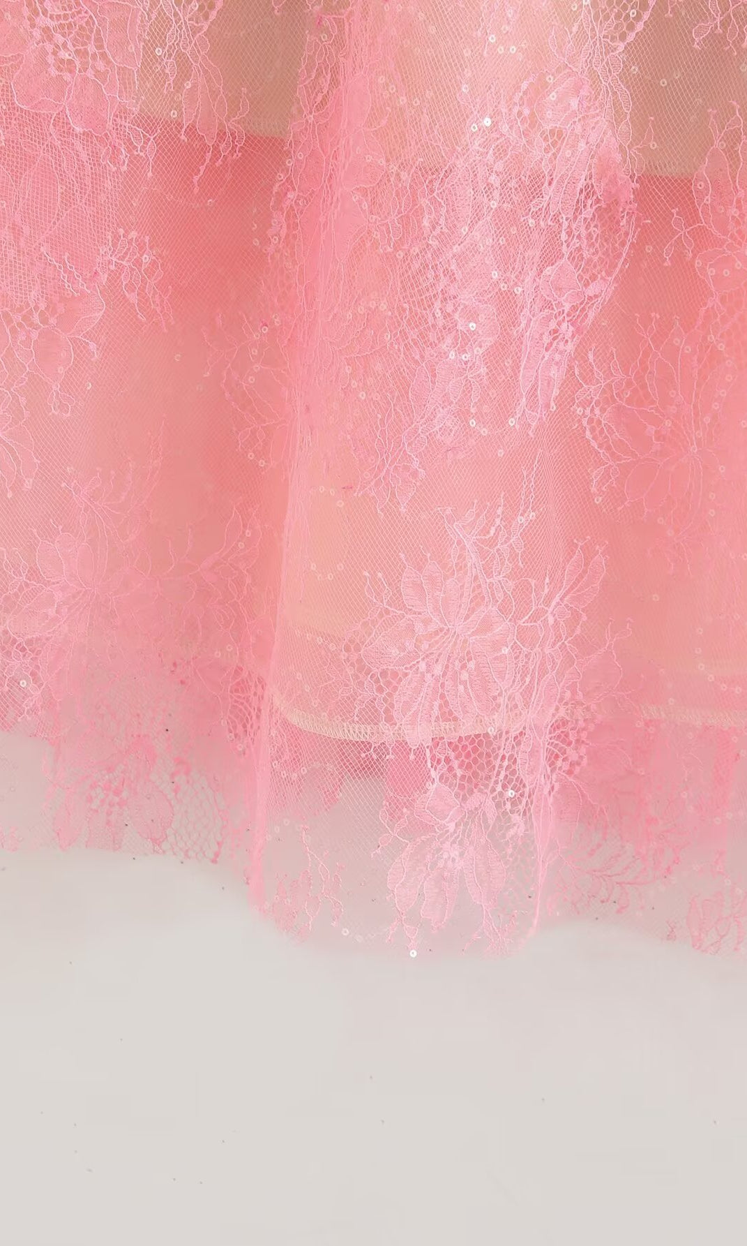 Pink lace fabric for elegant floral lace patchwork tulle dress, perfect for fashion and ملابس
