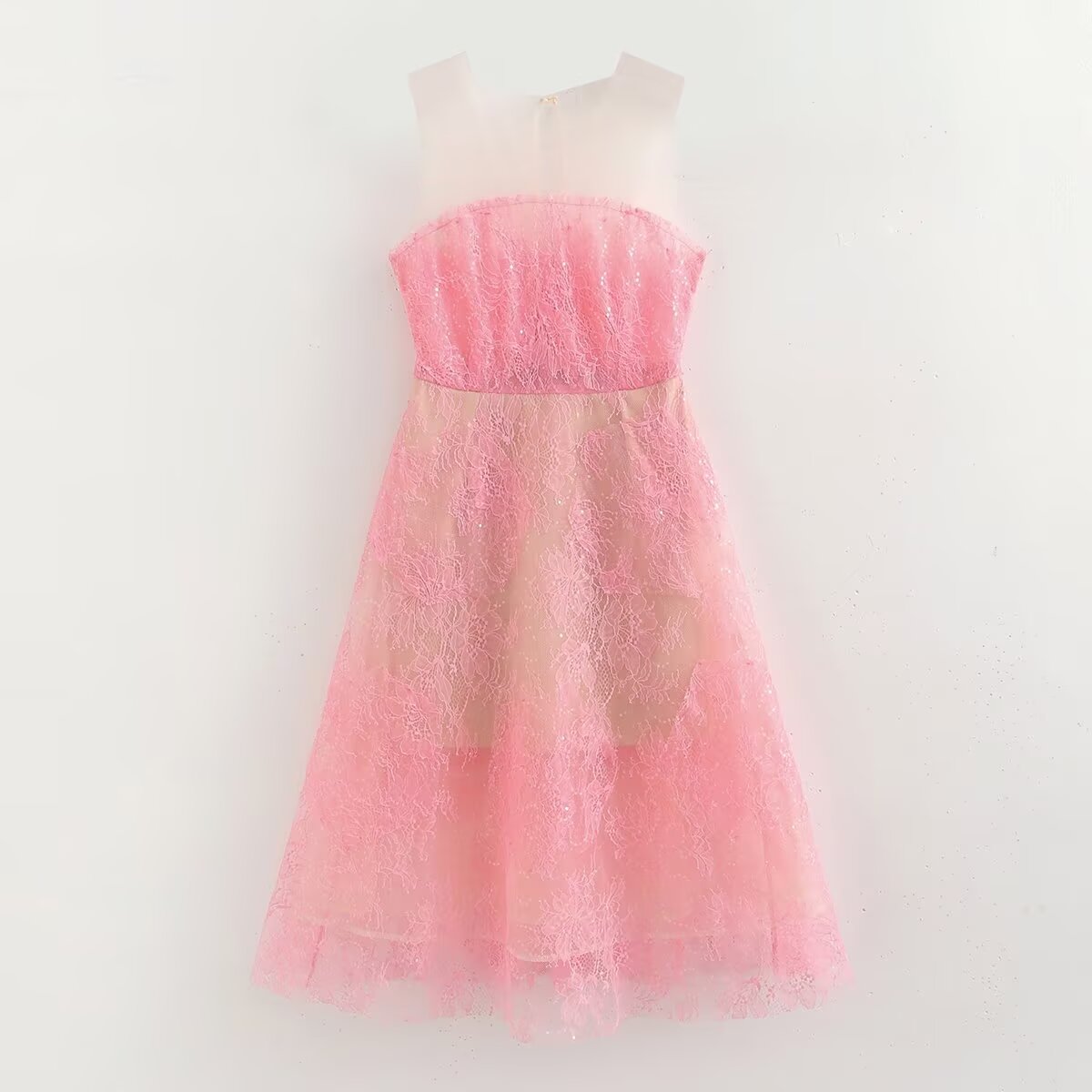 Elegant floral lace patchwork tulle dress in pink, perfect for stylish ملابس and fashion
