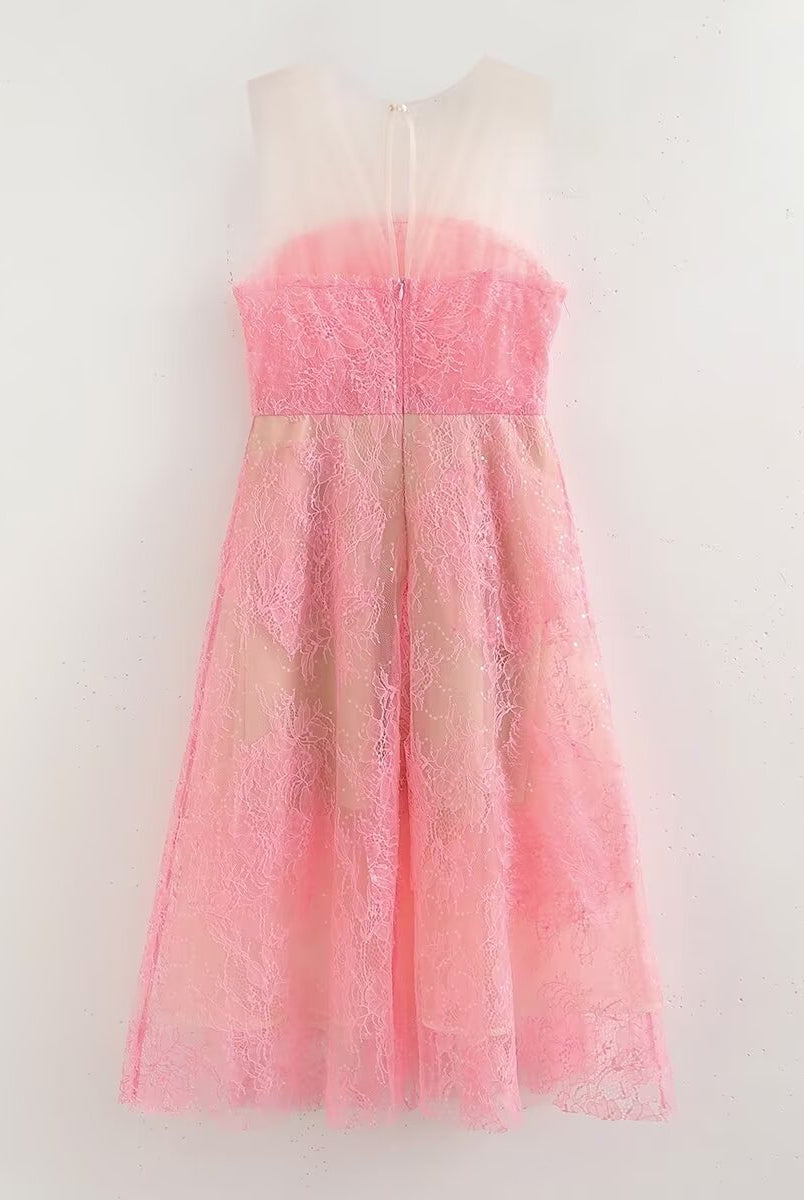 Elegant floral lace patchwork tulle dress in pink lace for fashionable, stylish ملابس