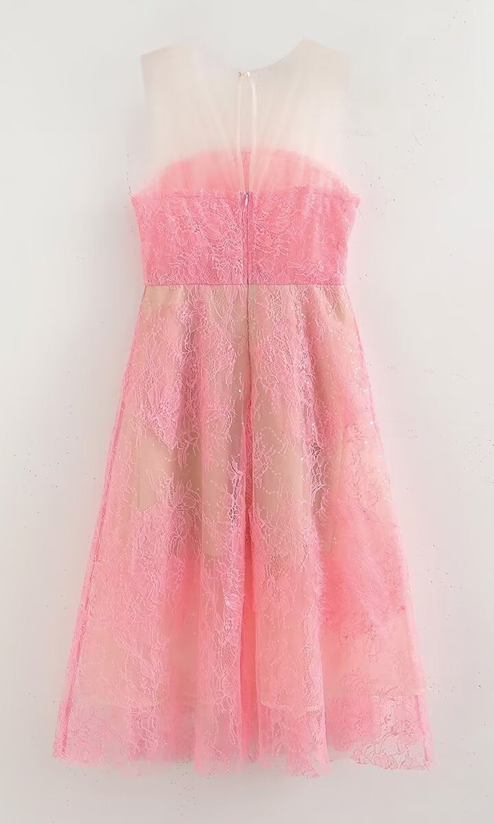 Elegant floral lace patchwork tulle dress in pink lace for fashionable, stylish ملابس