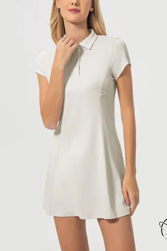 Breathable short tennis dress: white polo-style with short sleeves