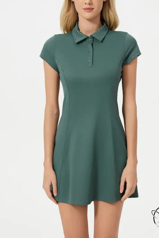 Breathable short tennis dress in green polo style with short sleeves and collar