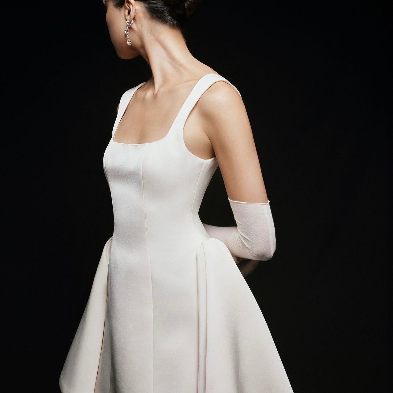 Elegant white swing dress with square neckline, ideal for langry fashion and ملابس