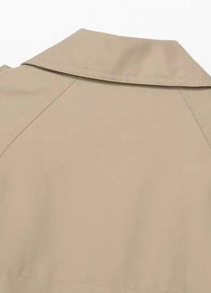 Casual double breasted short trench coat in beige with epaulettes