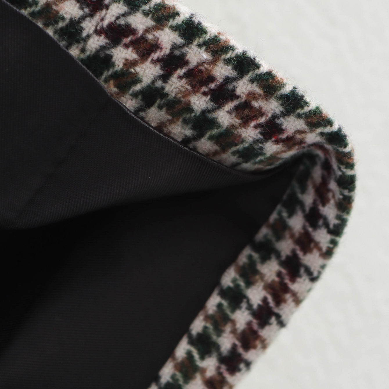 Langry fashion plaid wool scarf with brown, green, white stripes for retro blazer tops