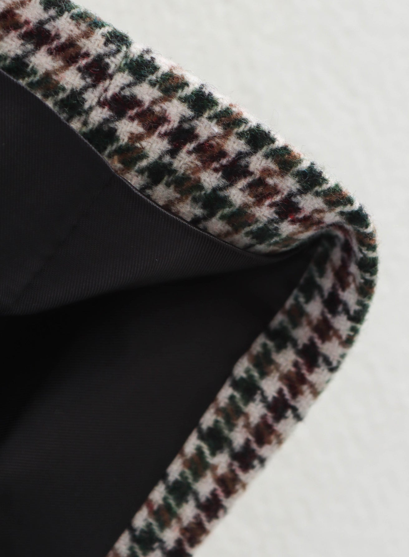 Langry fashion plaid wool scarf with brown, green, white stripes for retro blazer tops