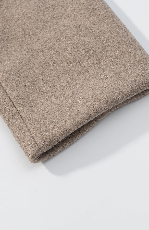 Langry beige felt laptop sleeve in minimalist fashion design