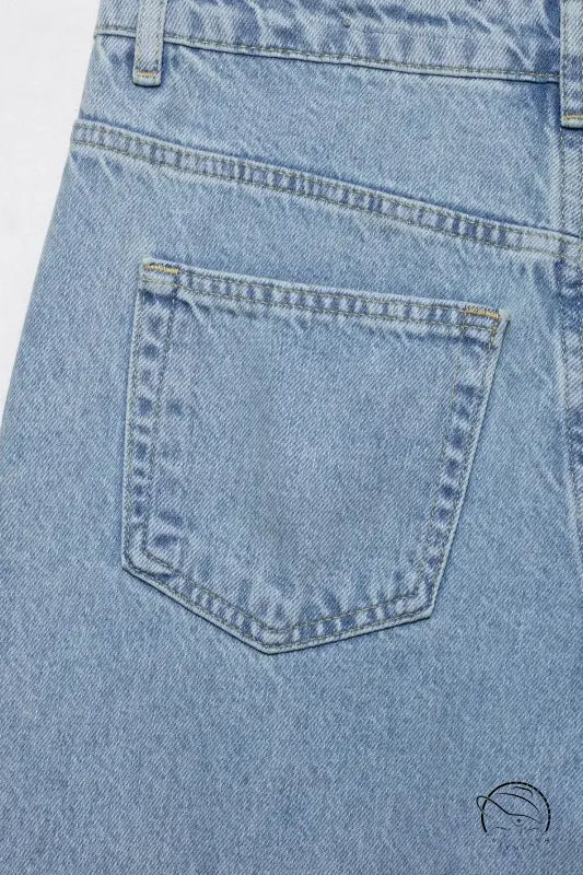High waist wide leg jeans in light blue denim with crochet stitching