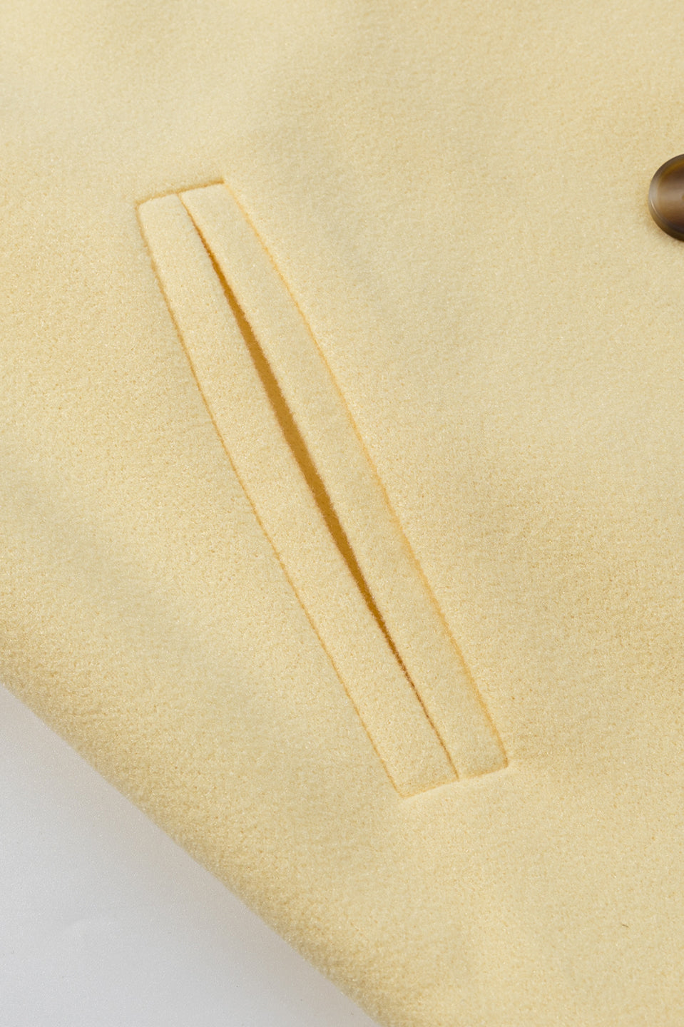 Langry fashion cream-colored pleated pocket with button on woolen coat