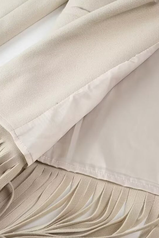 Cream-colored plush fringed throw blanket in Langry fashion ملابس
