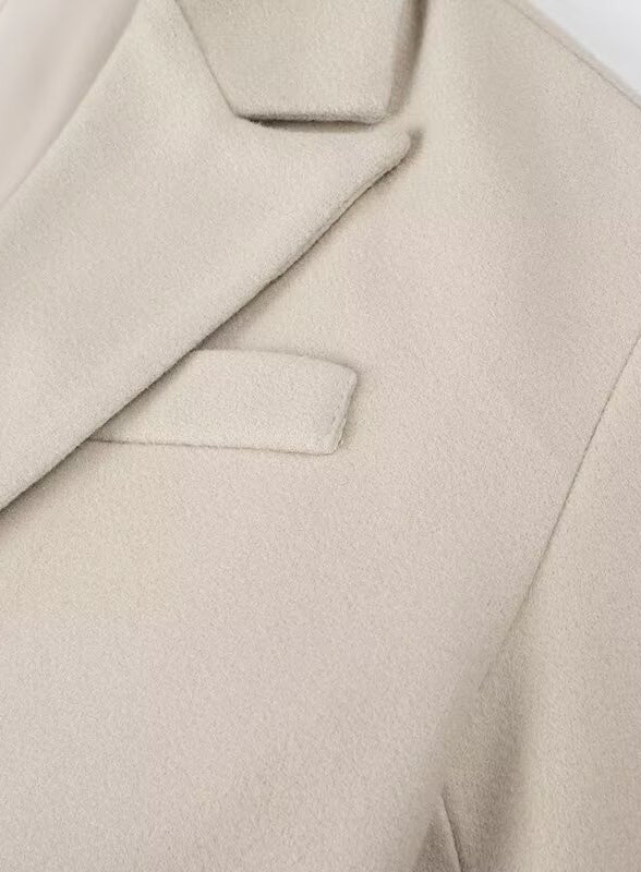 Langry fashion cream wool blazer with notched lapel in trench style