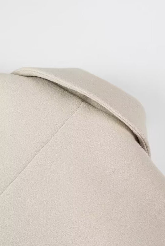 Elegant beige leather belt with silver buckle for Langry fashion trench coat