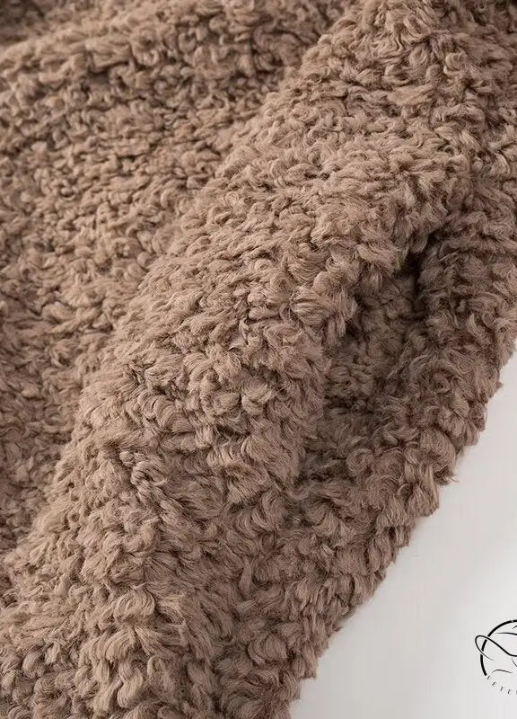 Casual big fur terry coat in beige fluffy textured blanket fabric