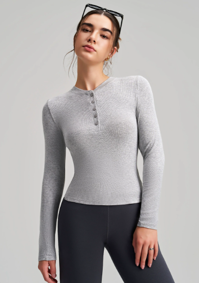 Sleek heather gray langry fashion top with ribbed texture and button-front