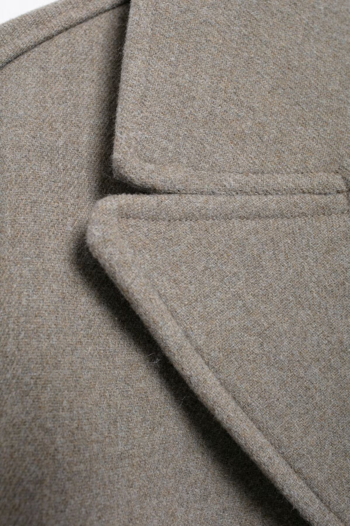 Langry fashion beige wool coat with classic collar and lapel