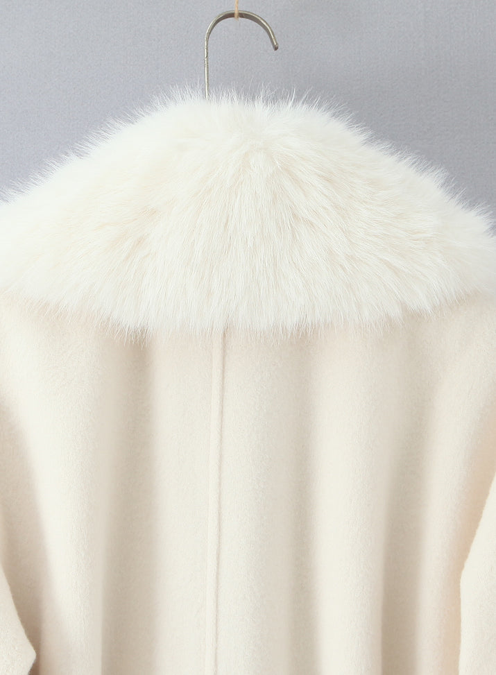 Elegant langry fashion white woolen long coat with cream fur-trimmed hood