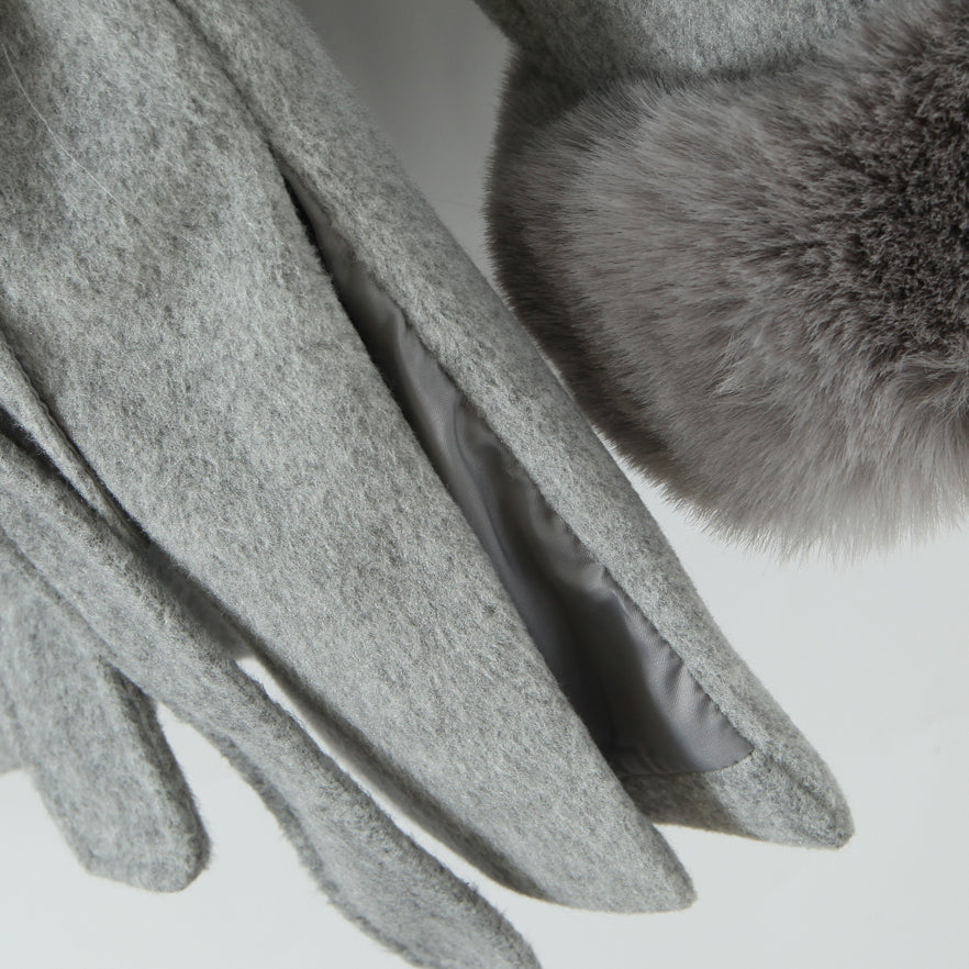 Langry fashion gray fur-trimmed gloves in winter hooded overcoat