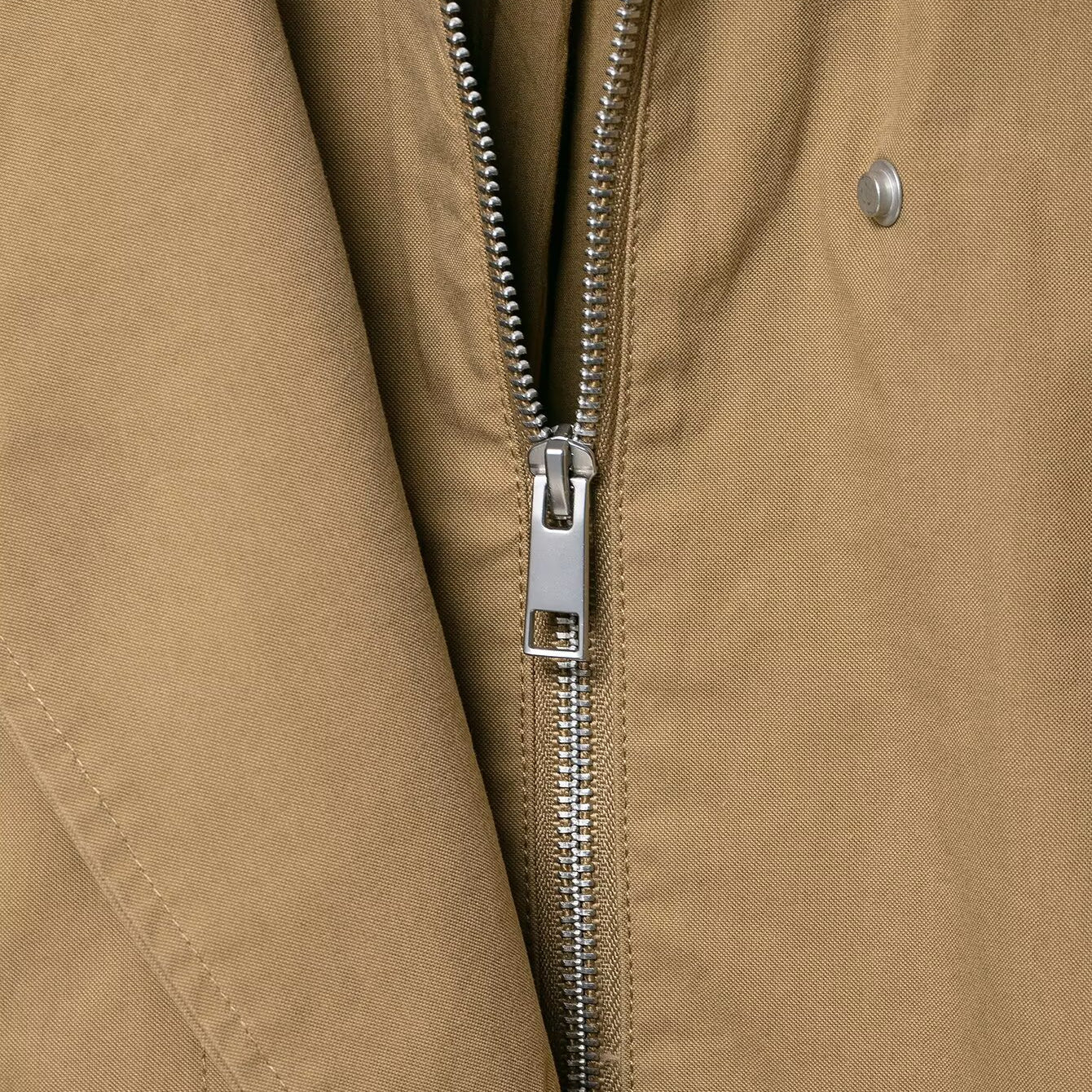 Elegant langry fur collar bomber jacket in tan with silver zipper