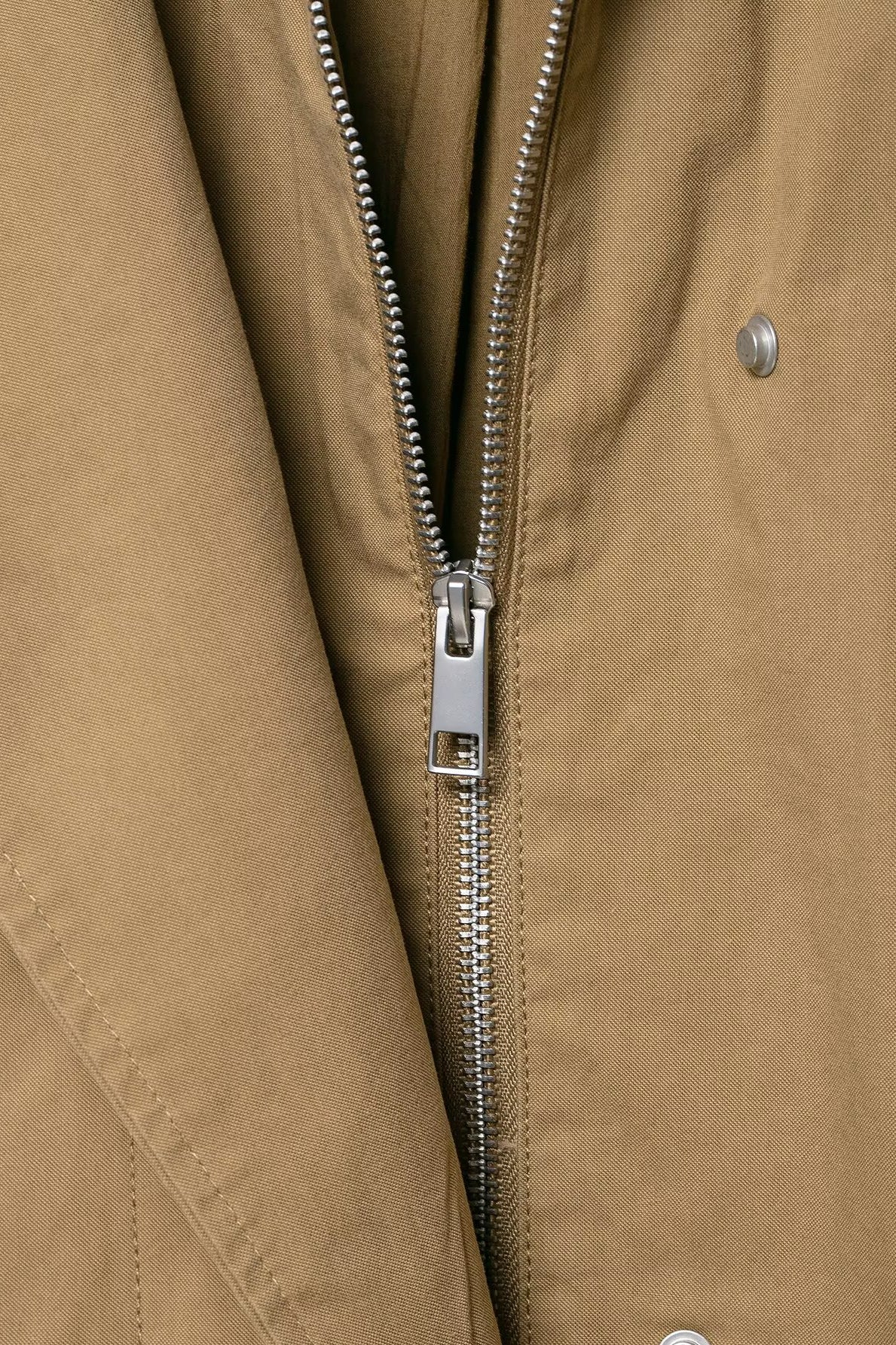 Elegant langry fur collar bomber jacket in tan with silver zipper