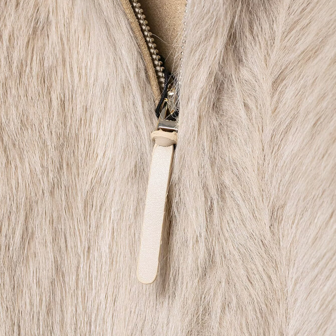 Fashionable Langry beige faux fur vest in warm double-sided wool jacket