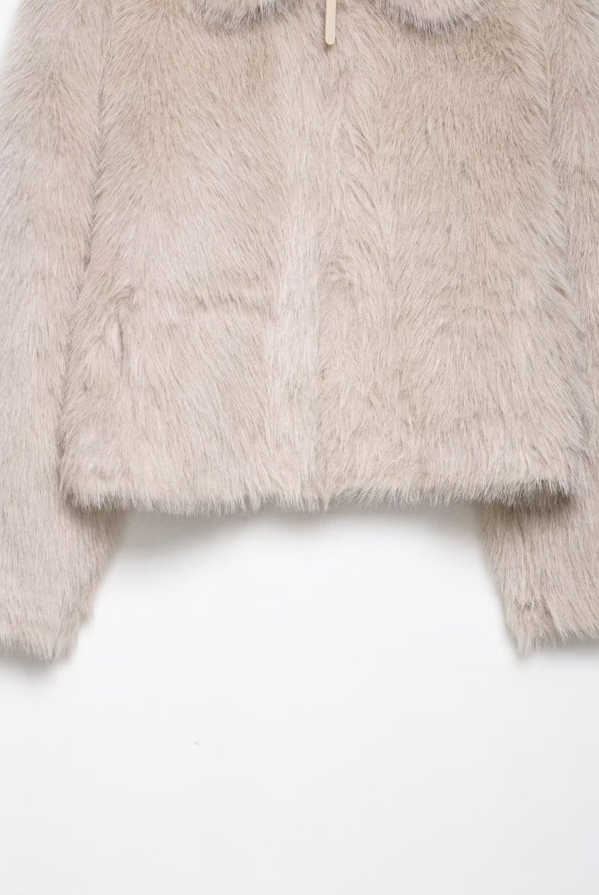 Fashionable beige faux fur vest with hood and zipper in Langry wool jacket