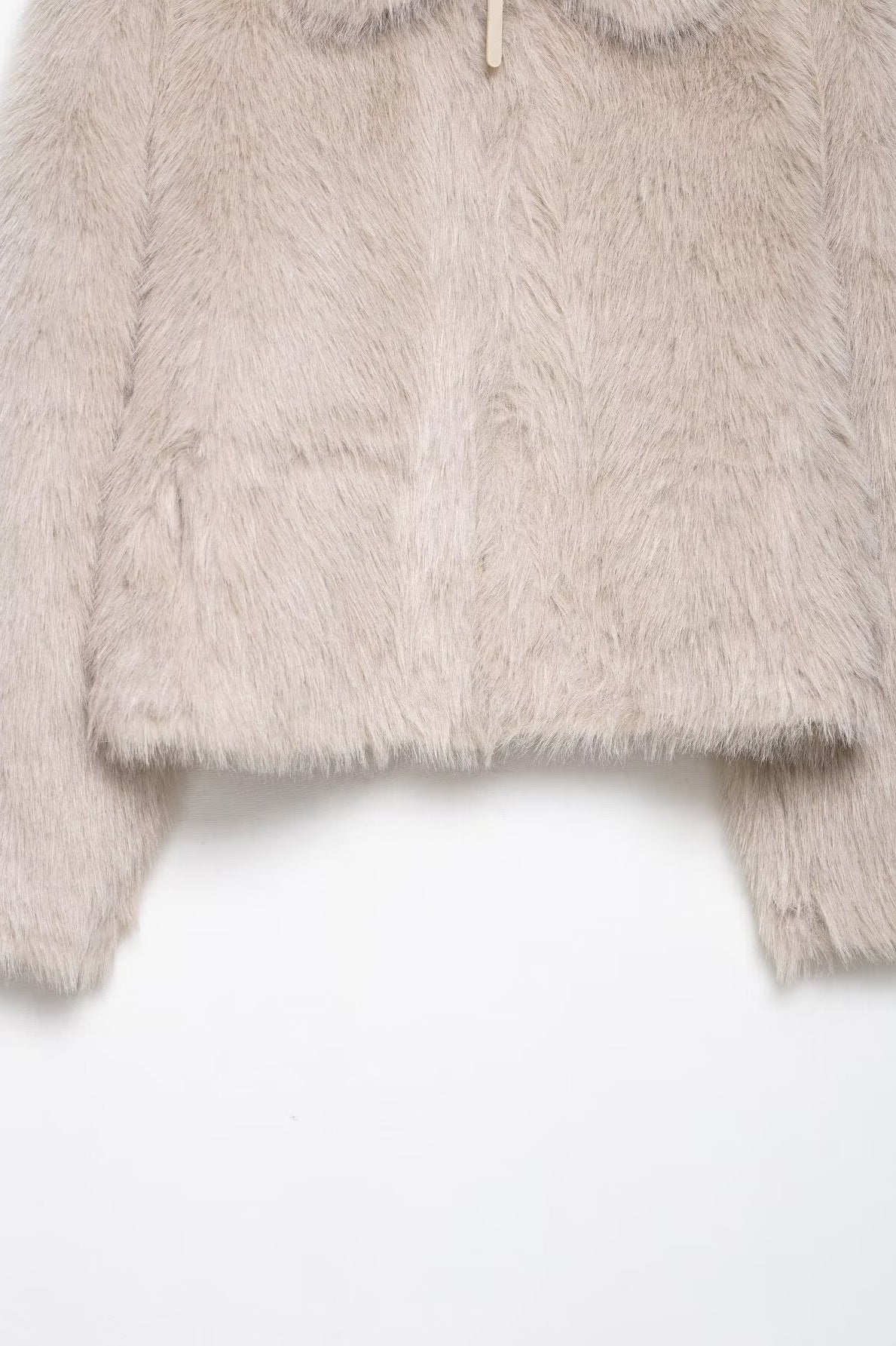 Fashionable beige faux fur vest with hood and zipper in Langry wool jacket